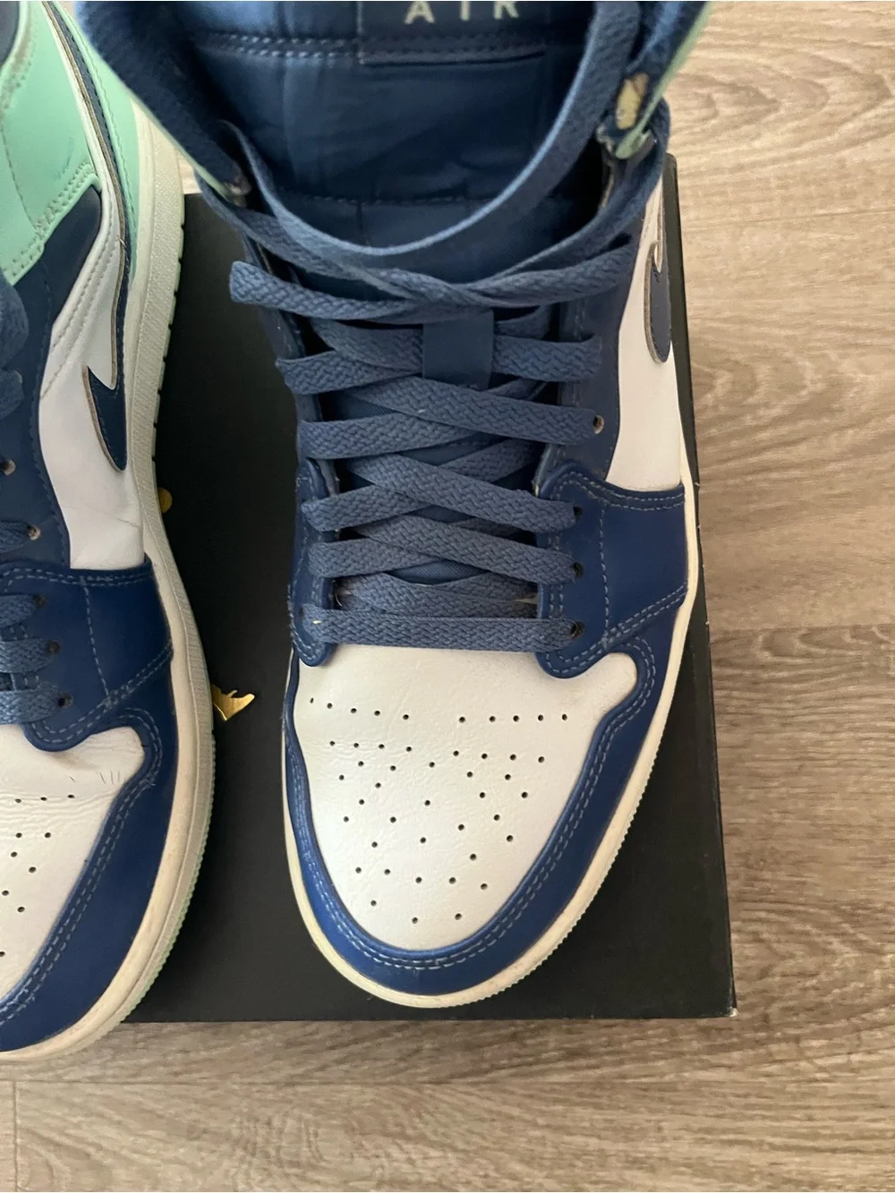 Nike Air Jordan 1 Mid Mens 10.5 Mystic Navy Mint Foam White Shoes 554724 413
